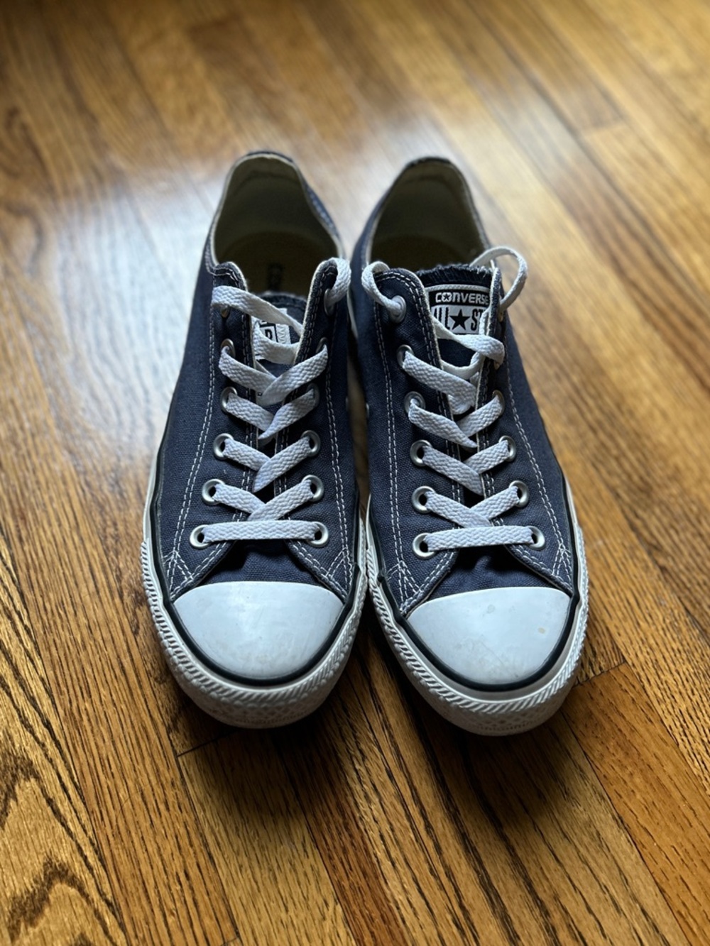 *SOLD* Women’s Converse Sneakers